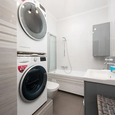 Krasinskiego Deluxe By Bookinghost Apartman